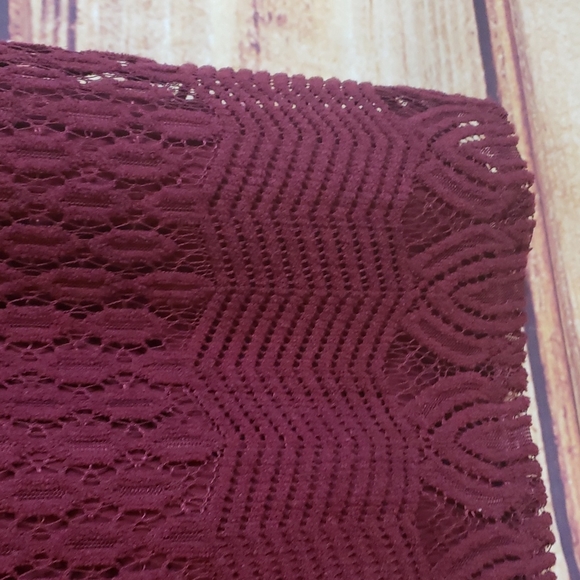 💕5 for $20💕Sharagano Lace Crochet Like Lined Dress Maroon Color - Picture 4 of 7